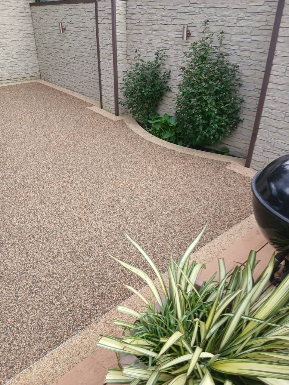 Cappuccino resin with Meadow border, Finglas
