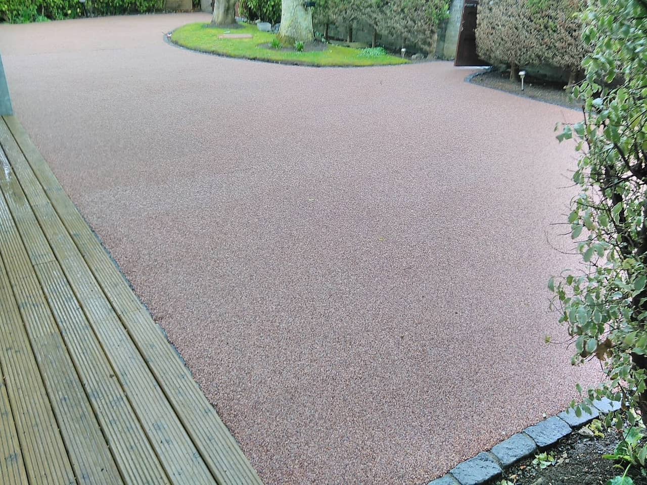 Pink granite blend resin driveway, Malahide